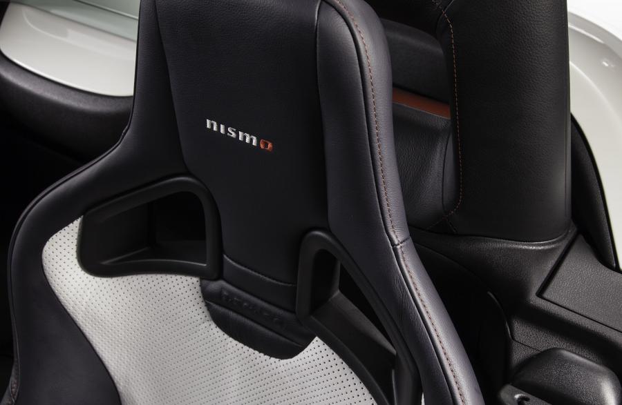 Детали интерьера Nissan 370Z Nismo Roadster Concept (Z34) 2015 года  (фото 11 из 21)